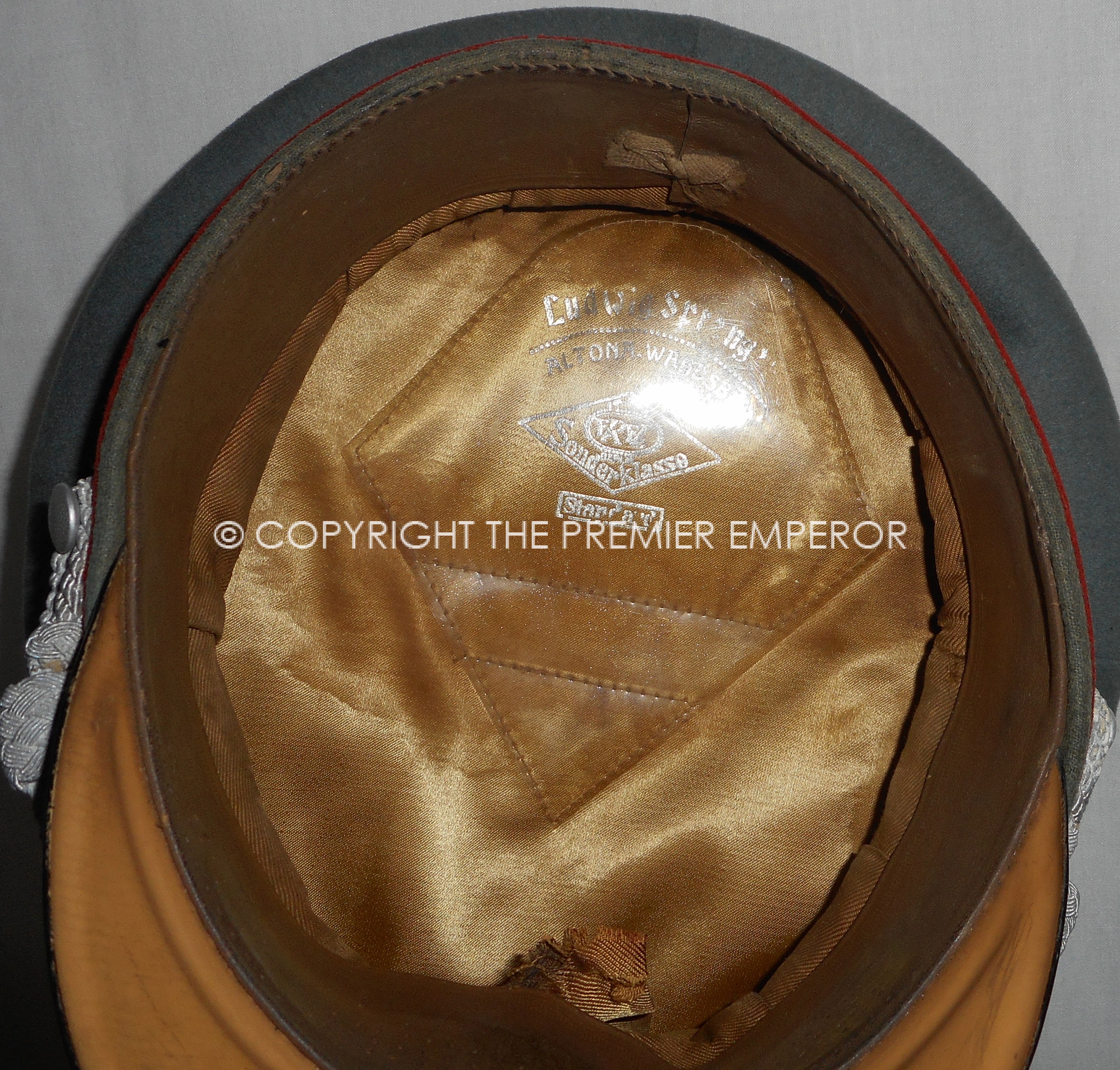 German Artillery Officers Tunic & Visor cap Dated .1944
