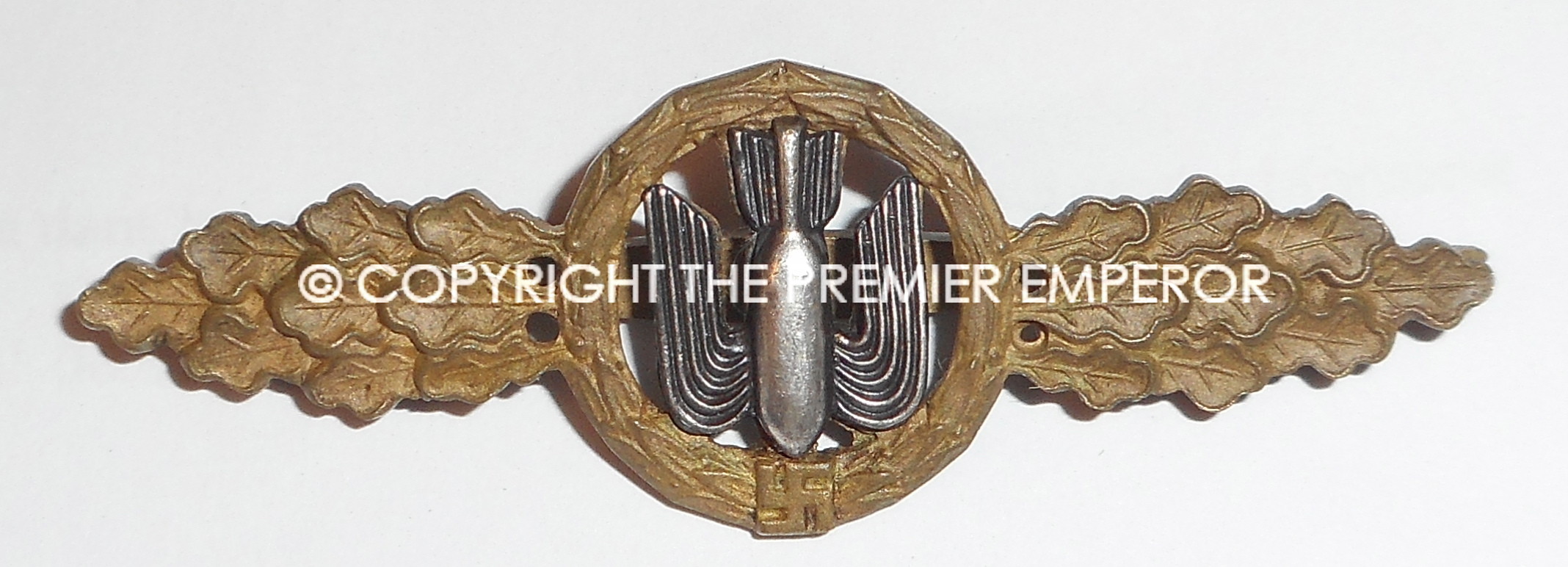 Luftwaffe Bombers clasp in Bronze.Circa.1941-45. (Frontflugspange fur Kampfflieger)