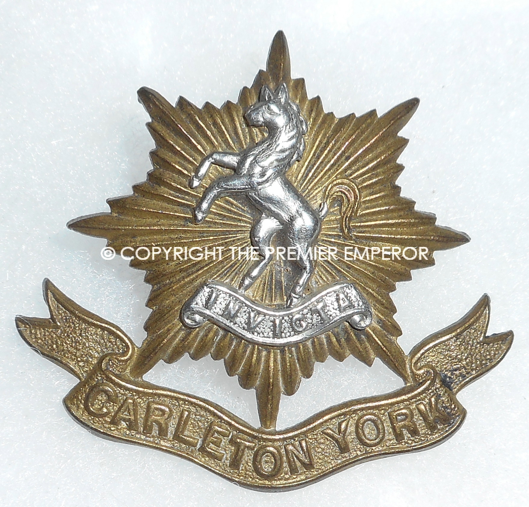 Canada. The Carlton & York Regiment cap badge.Circa.1939 (Bi-metal)